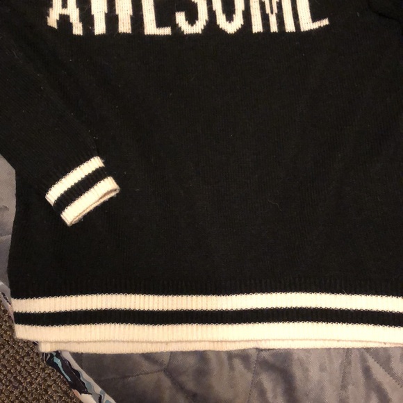 Awesome sweater! - Picture 4 of 4